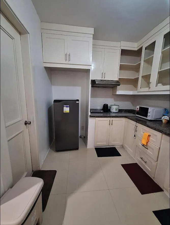 A4 Studio Apartment Room Transient House Near Abreeza Mall, Usep Obrero, Victoria Plaza, Sm Lanang, Spmc Mdmrc Hospital Davao City